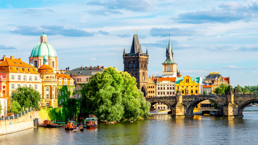 PRAGA 